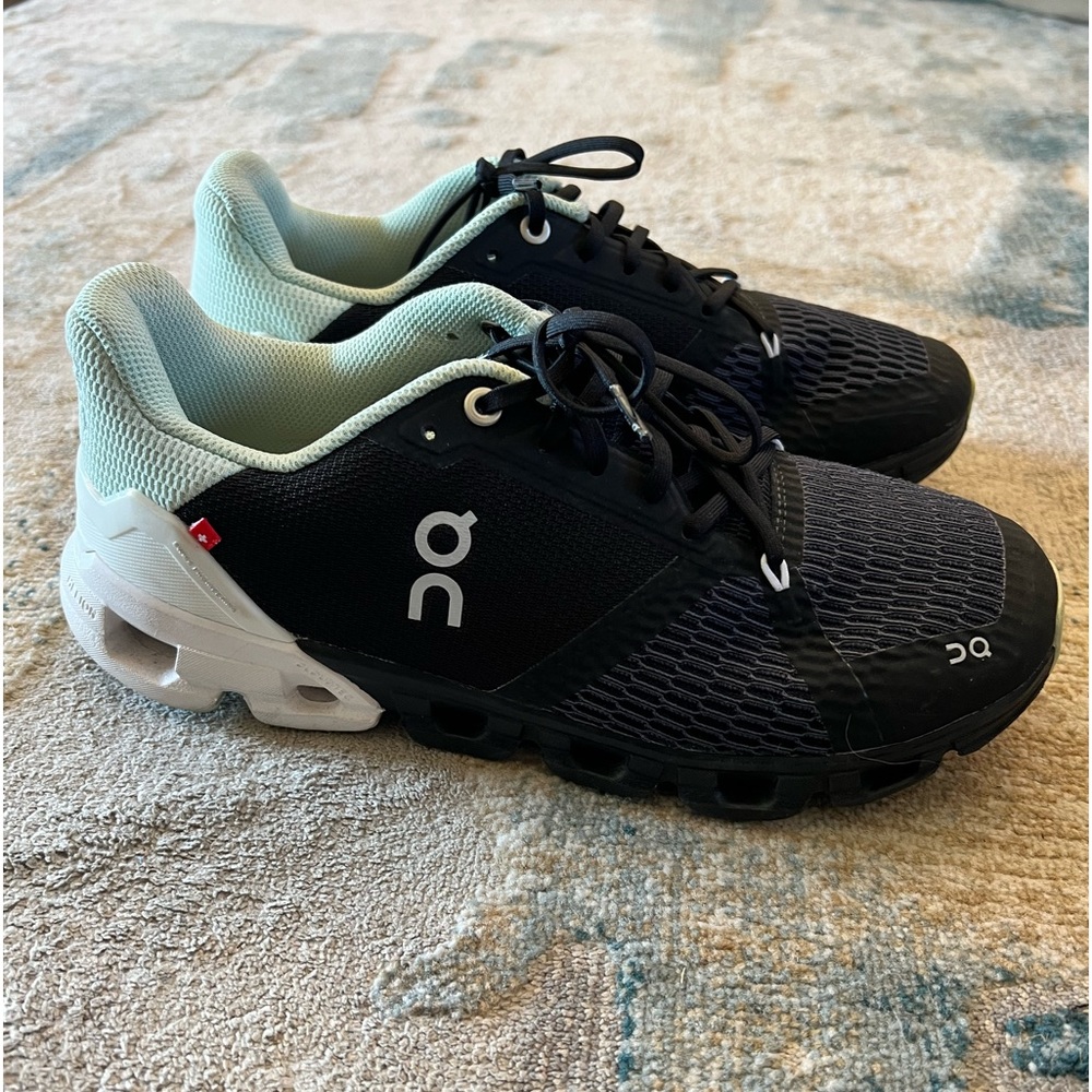 On Cloud / On Running Tennis shoes